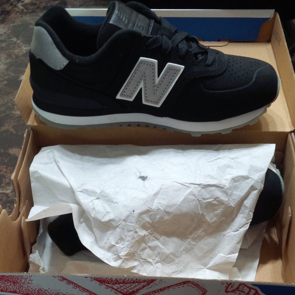New Balance Kids Size 1 US